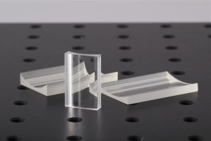 Quality planoconcave cylindrical lenses (visible/UV)